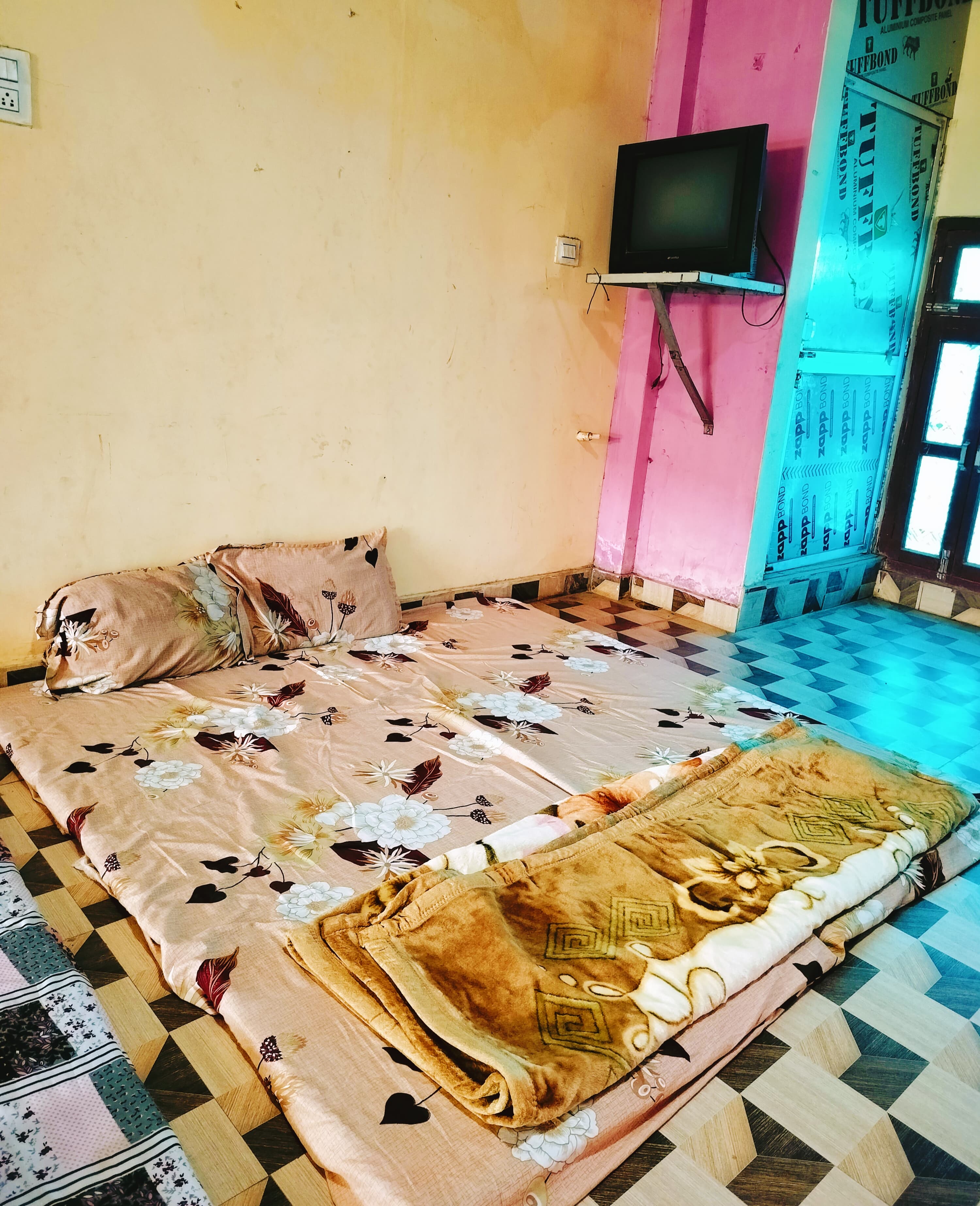 Badanpur sewa ashram - Tap to explore photos