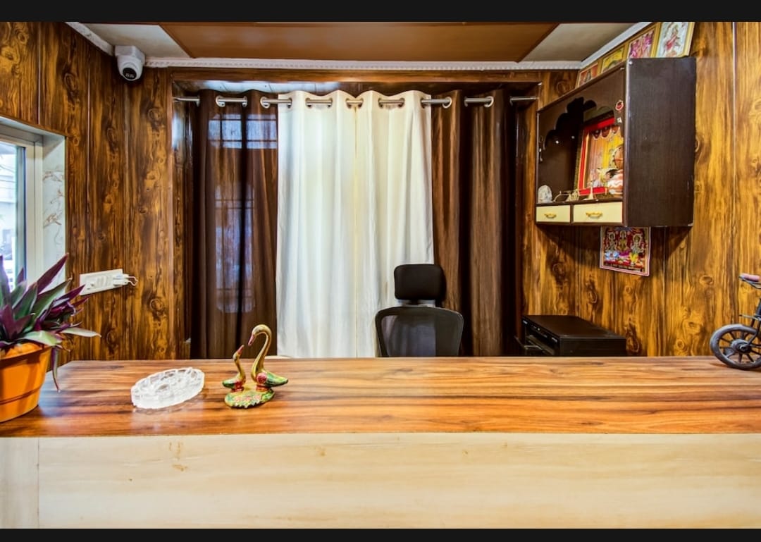 UNIQUE PALACE GUEST HOUSE - Tap to explore photos
