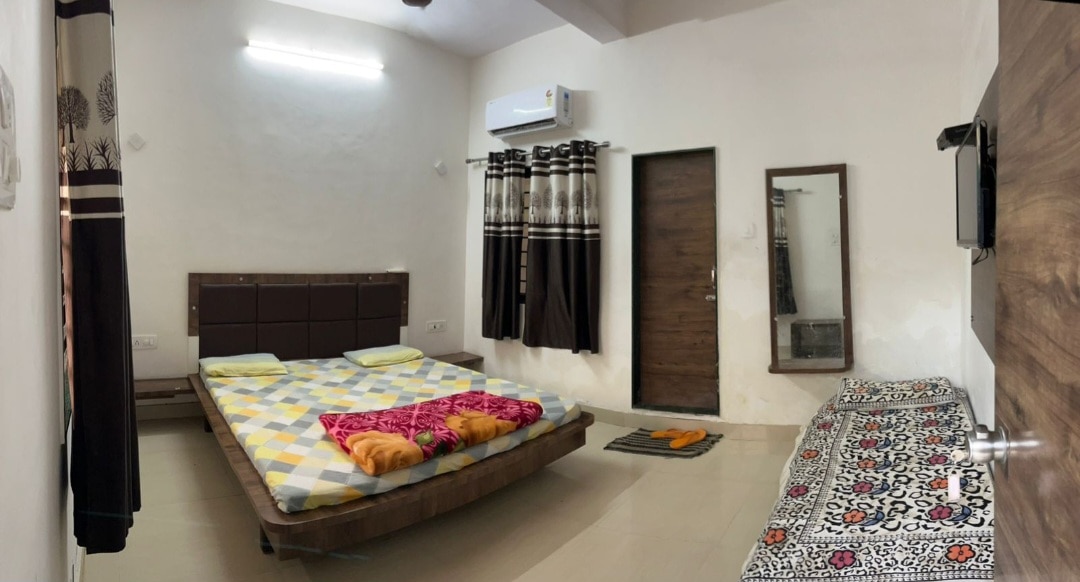Hotel Lunai Sadan - Tap to explore photos
