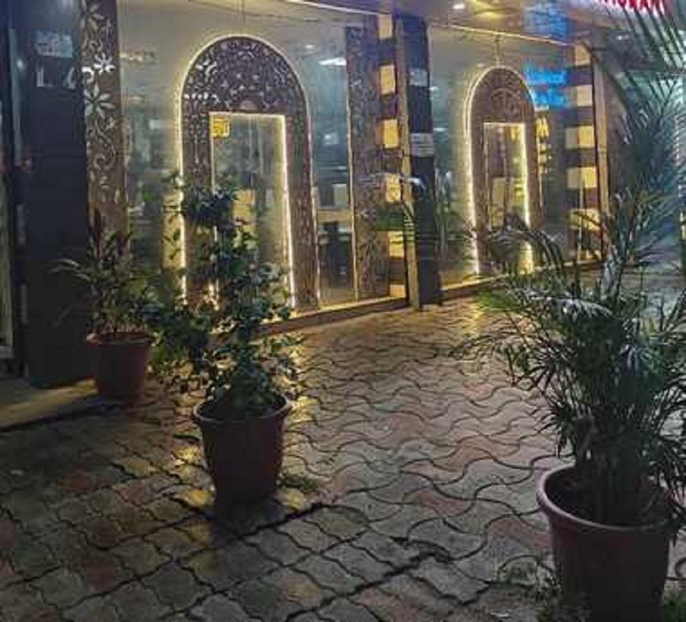 COMFORT STAY- SAHEED PATH - Tap to explore photos