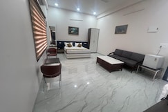 The Central Inn, Narnaul