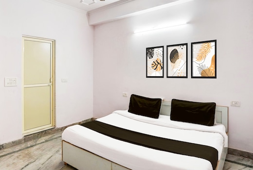 Hotel O Maharaja Hotel Near Vinayak Hospital Galli no. 5 Atta Market