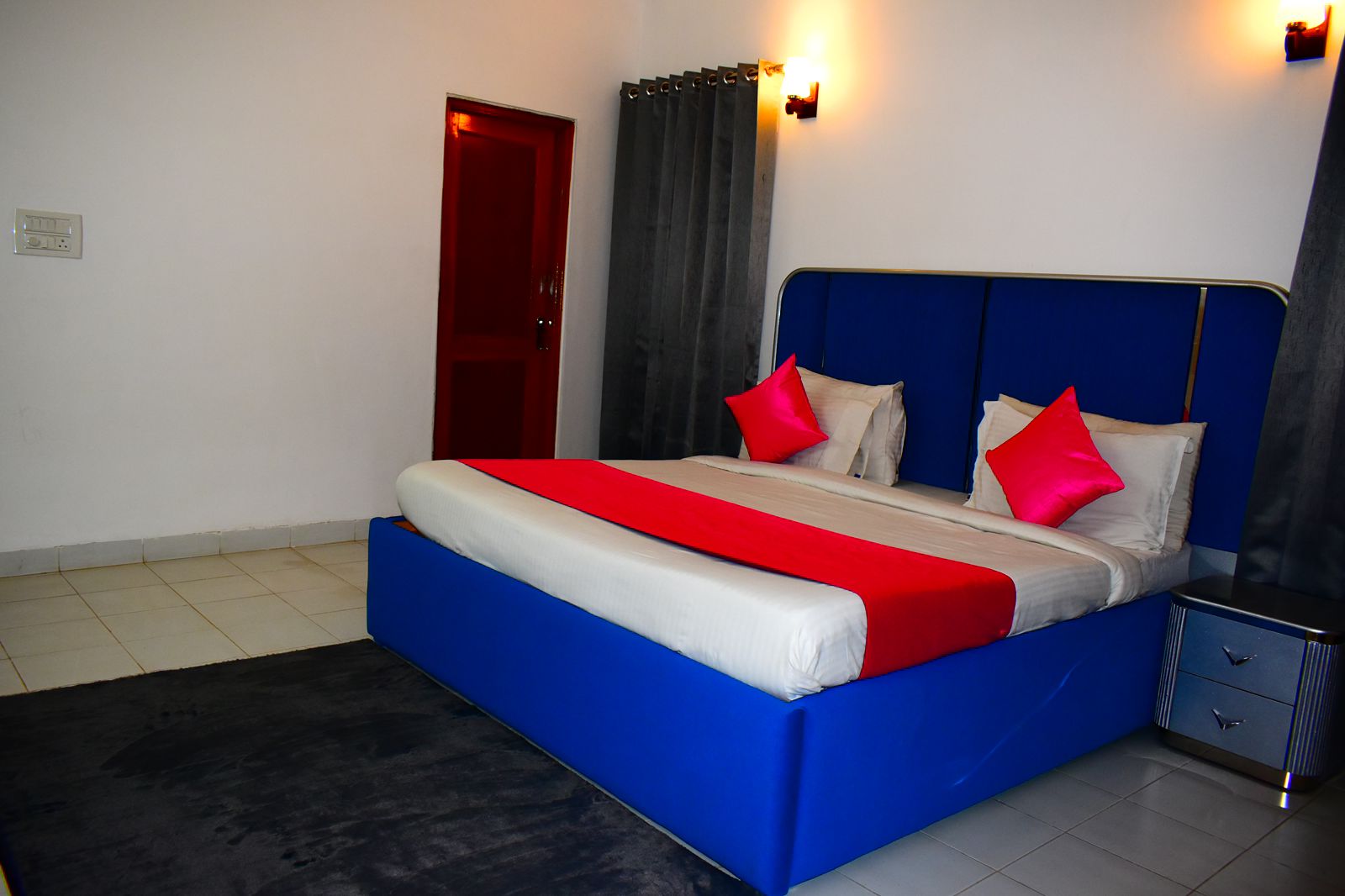 Entire 3BHK Duplex Villa Golf Course Road - Tap to explore photos