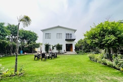 Green villa farm house, Noida
