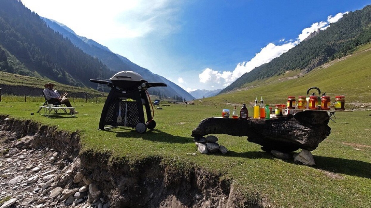 Caravan Camping - Barot Valley Jhatingri - Tap to explore photos