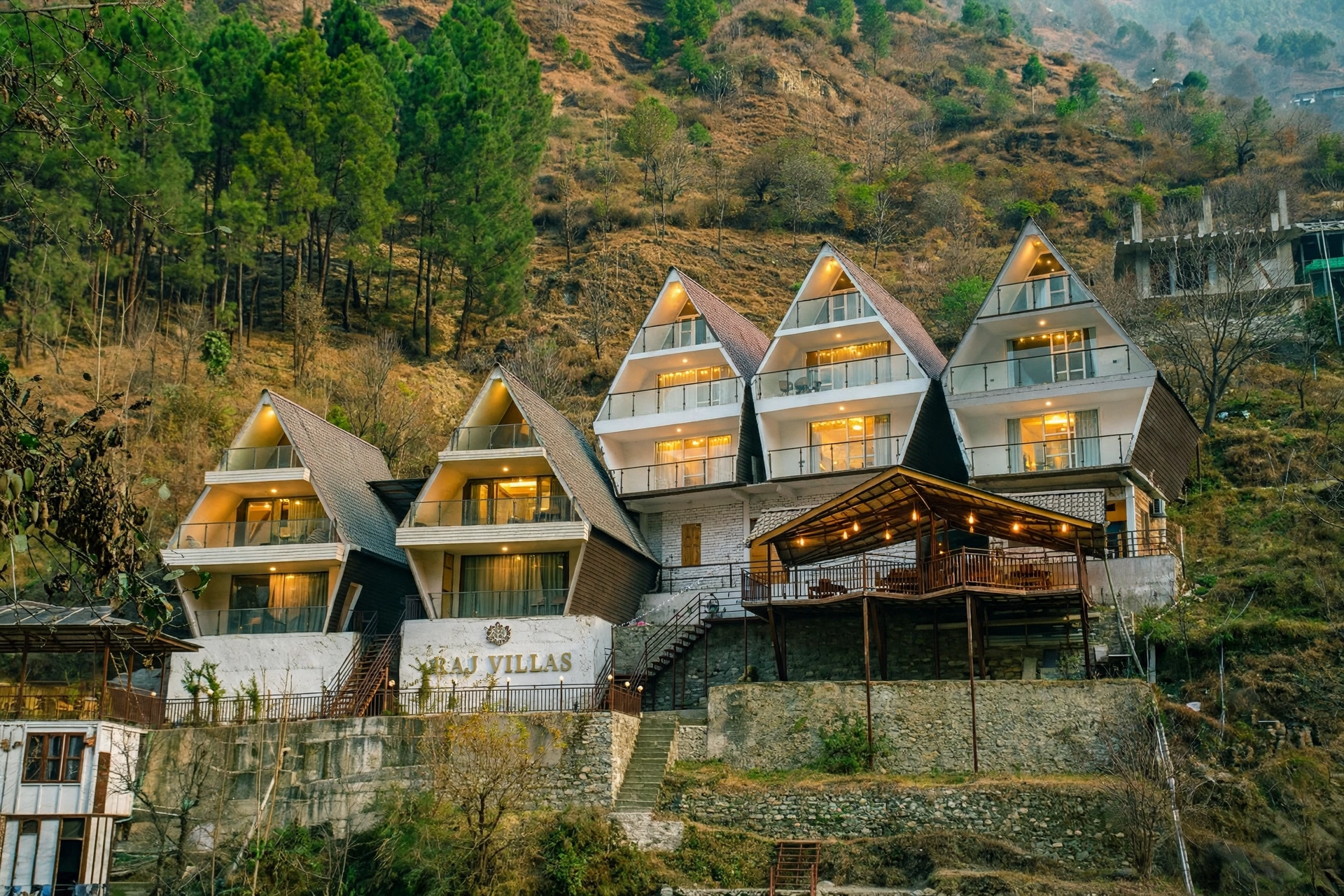 Raj Villas by Jomotel - A Riverside Retreat, Jibhi