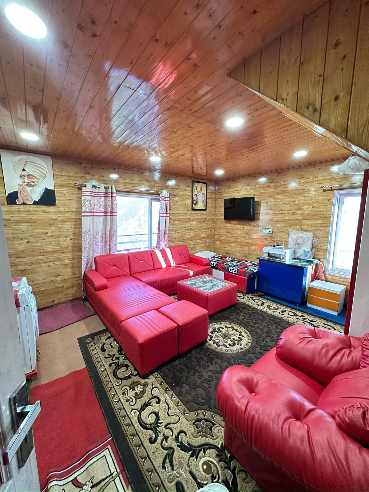 Gitesh Global Home Stay - Tap to explore photos