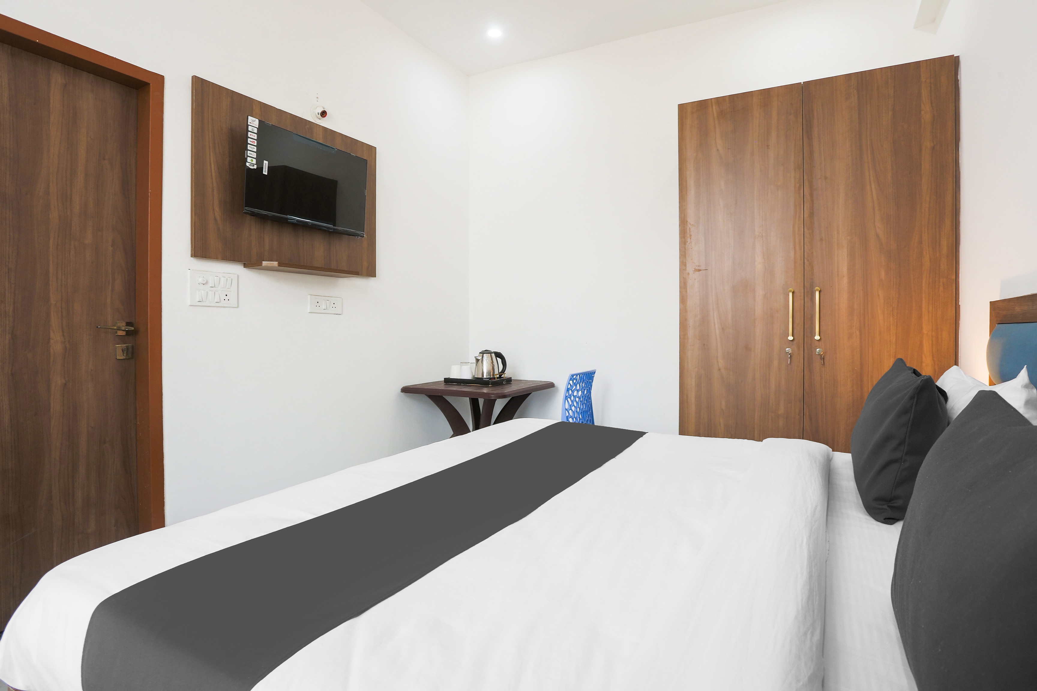 Hotel O Blue Stone Stay - Tap to explore photos