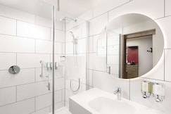 Hampton by Hilton London City,  London