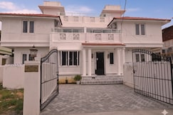 La Vista Ocean - Calm Villa for Work & Long Stay, Cheyyur