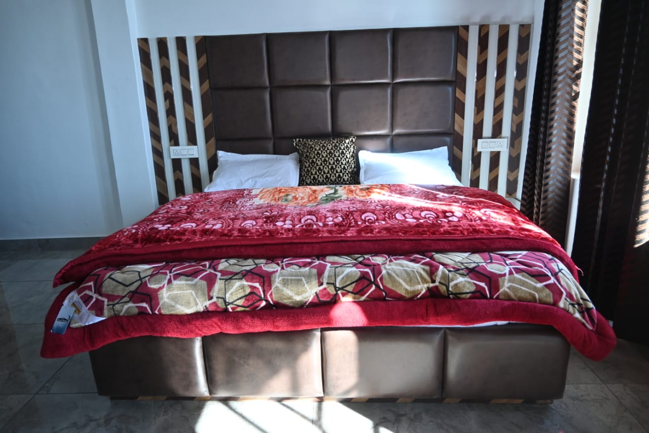 Eva Homestay - Tap to explore photos