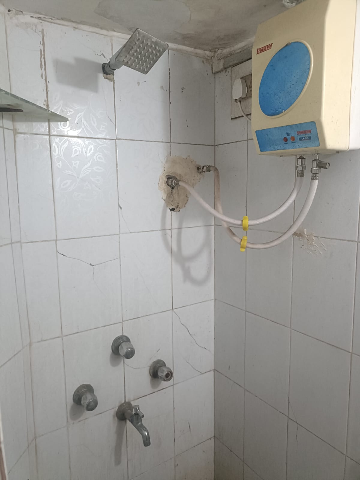 Maa Kaamal Deep Homestay & PG - Tap to explore photos