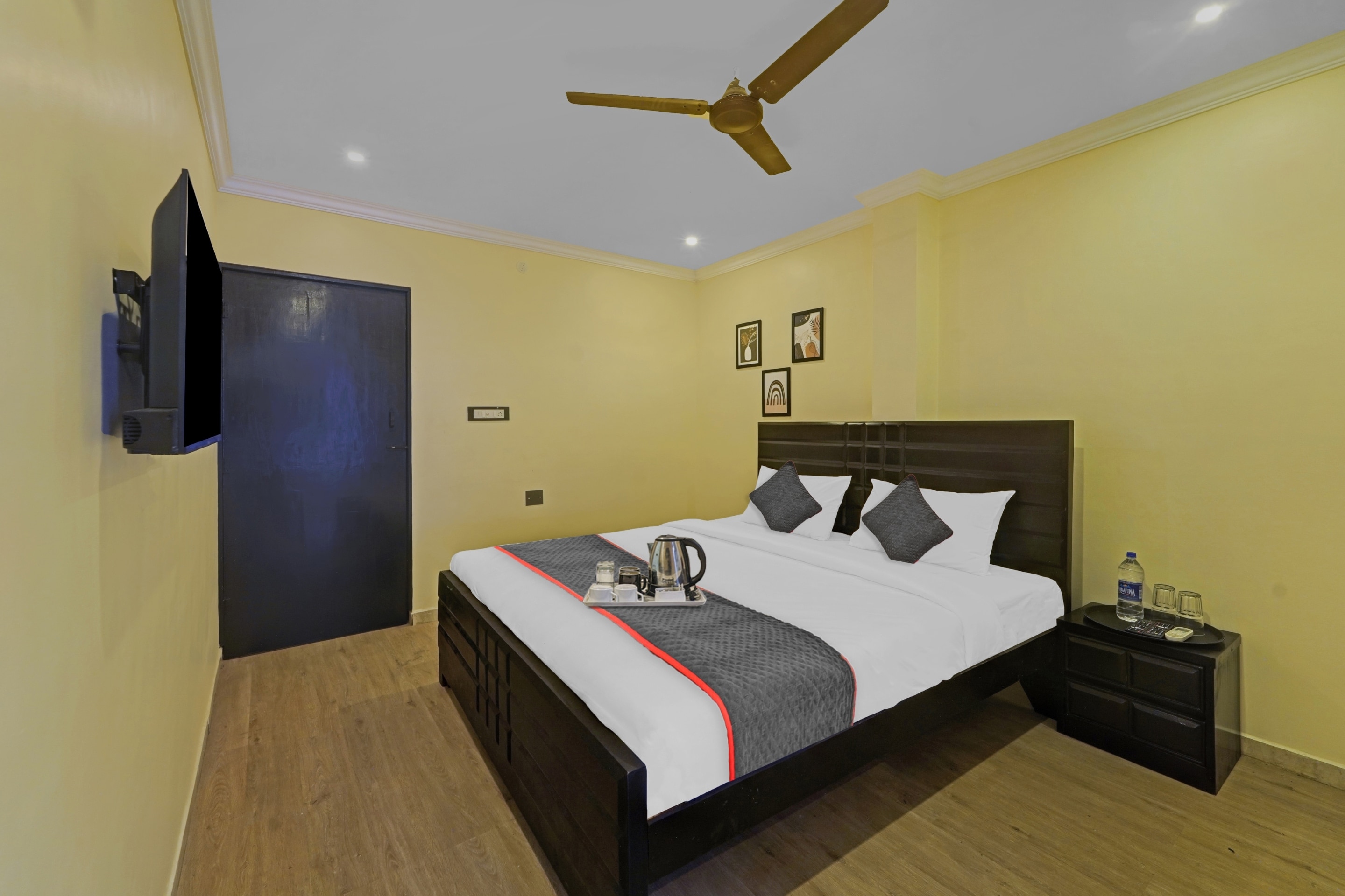 Townhouse Fantasea Hotels Near OMR - Tap to explore photos