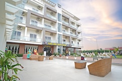 AZAD HIND BEACH RESORT, Mandarmani