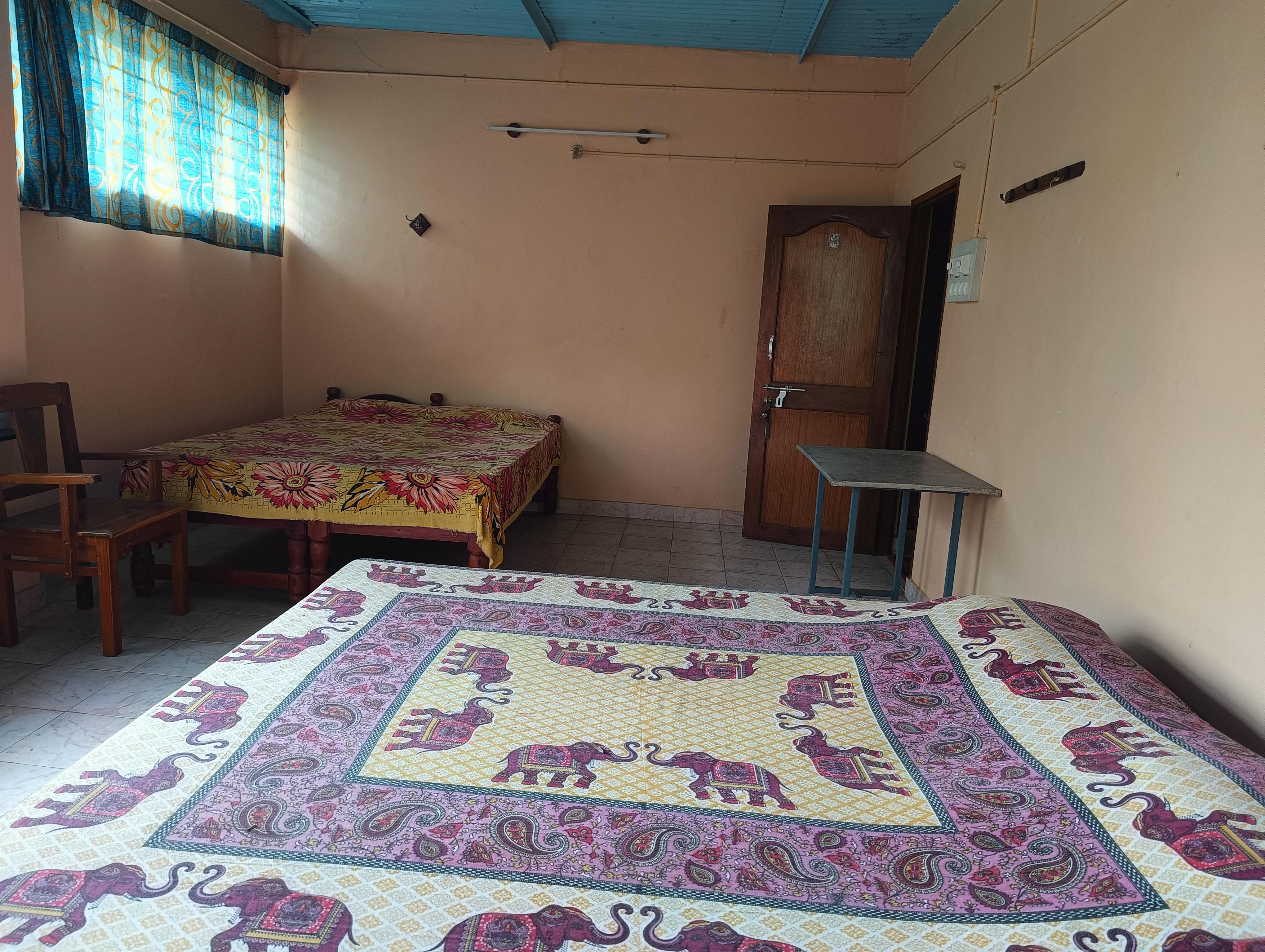 Shastri Guest House - Tap to explore photos