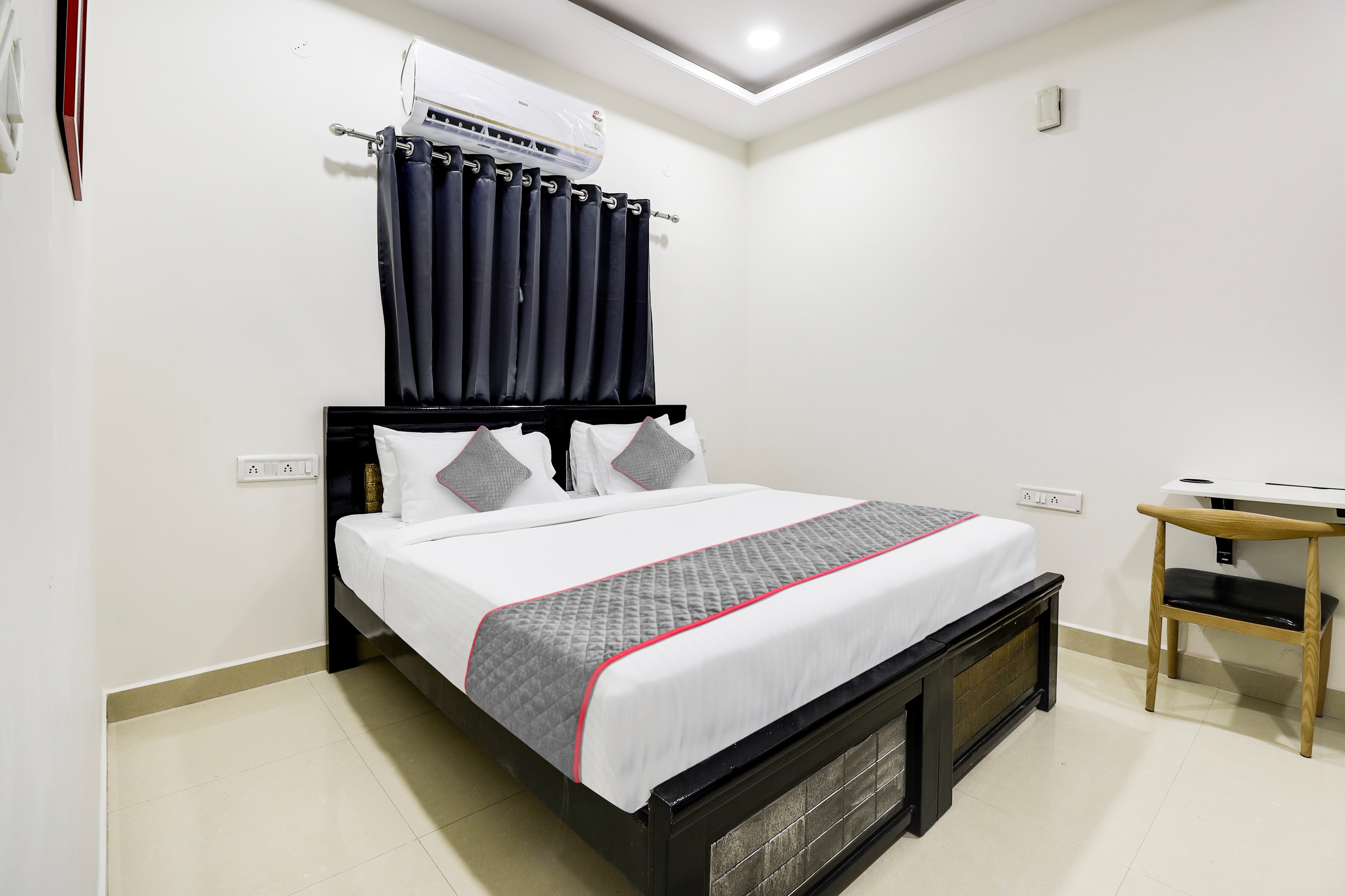 Townhouse De Alphabet Hotel Kukatpally Nexus Mall - Tap to explore photos