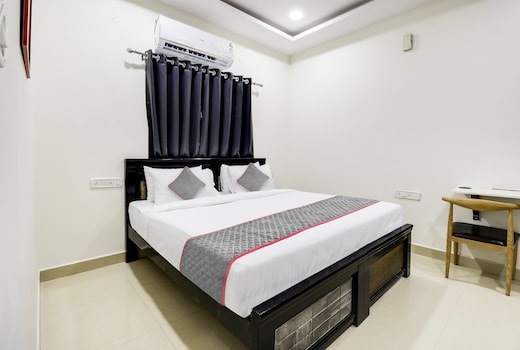 Townhouse De Alphabet Hotel Kukatpally Nexus Mall
