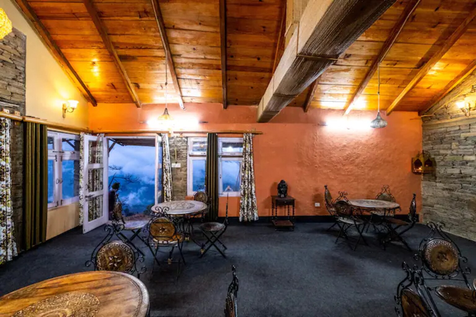 Mountain Hideout | Boutique room close to Binsar - Tap to explore photos