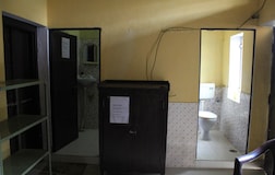Single Deluxe Room Air Cooled