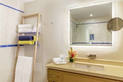 Harbor Club St. Lucia, Curio Collection by Hilton, Castries