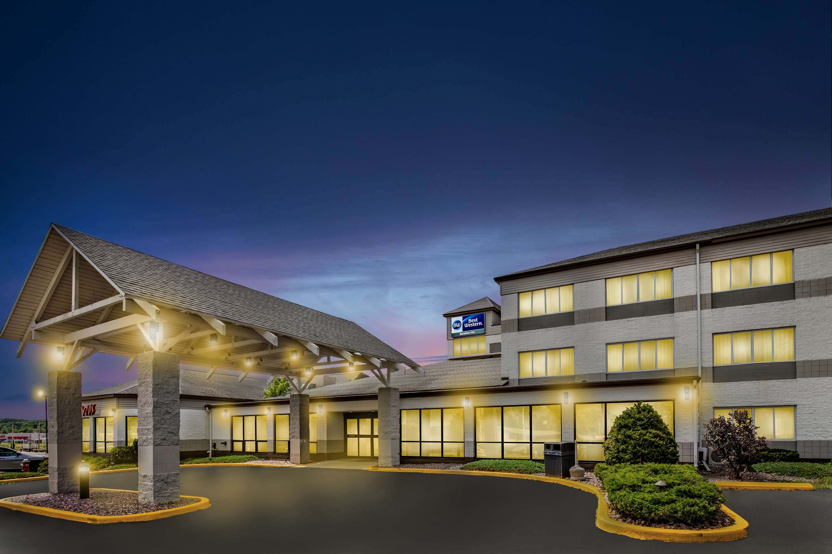 Best Western Baraboo Inn - Tap to explore photos