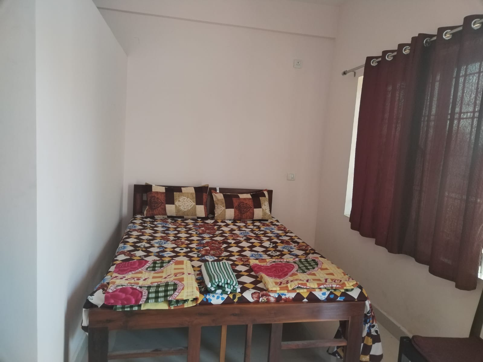 Madrid Homestay Goa 10 min to Beach - Tap to explore photos