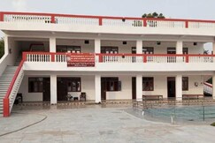 Hotel O Mandkaranya, Shahjahanpur