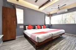 Hotel Ashirwad, Solapur