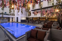 Pearl Resort, Khanvel