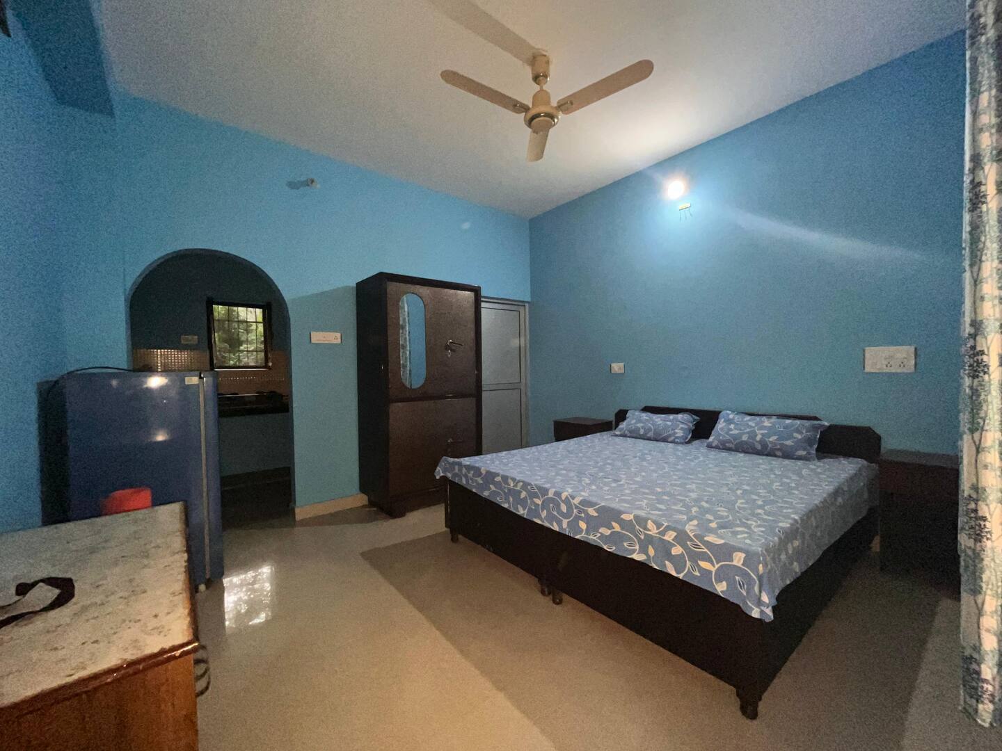 Private Room with Dhauladhar View - Tap to explore photos