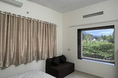 Glenville - Hill View Room, Nandi Hills