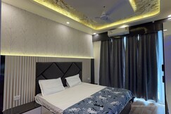 WanderNest Stay 2, Greater Noida