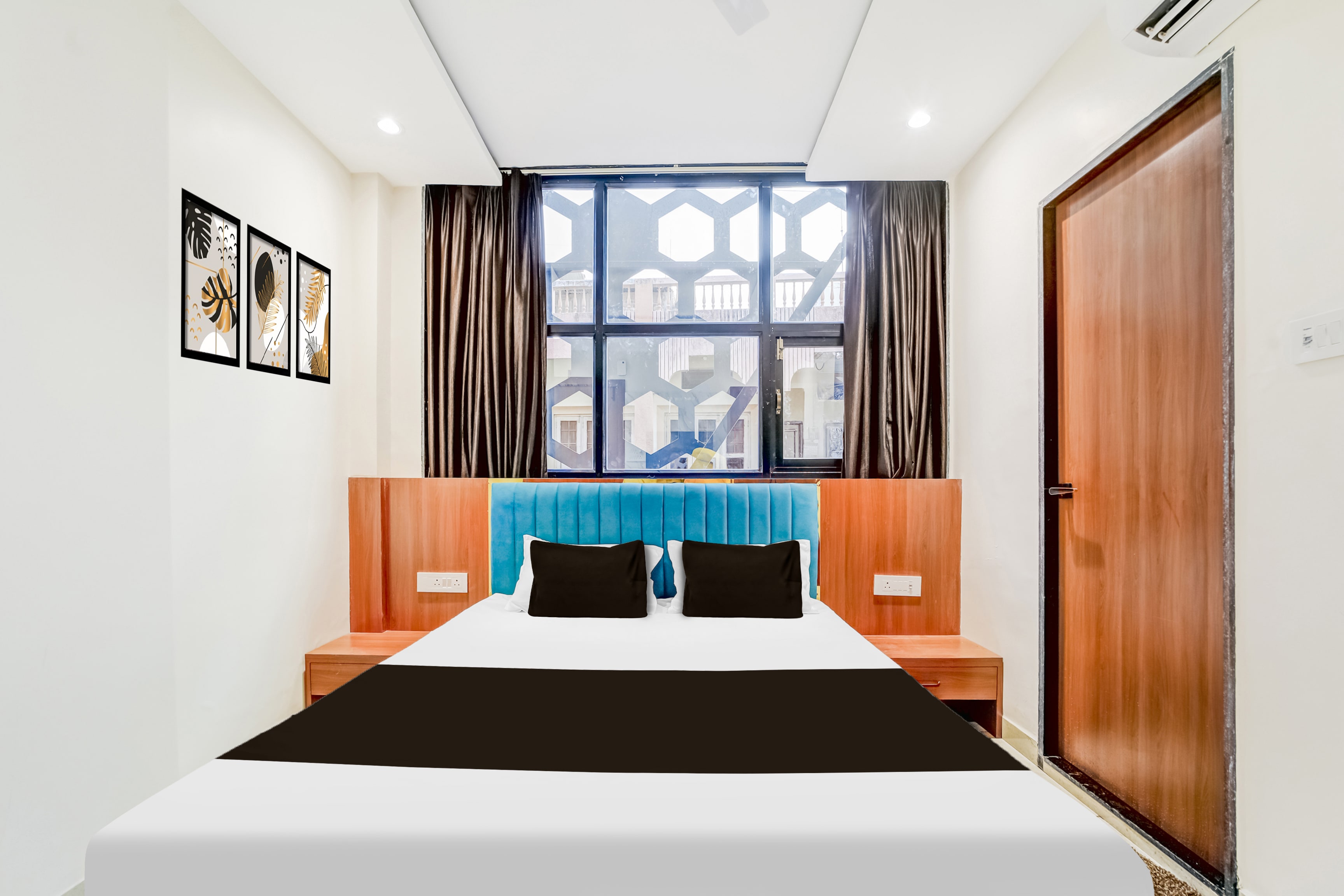 Super Hotel O Mahakal Temple Formerly Shivangam - Tap to explore photos