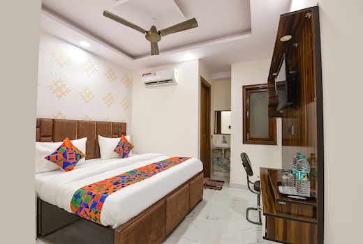 FabHotel NP International - Nehru Place Market