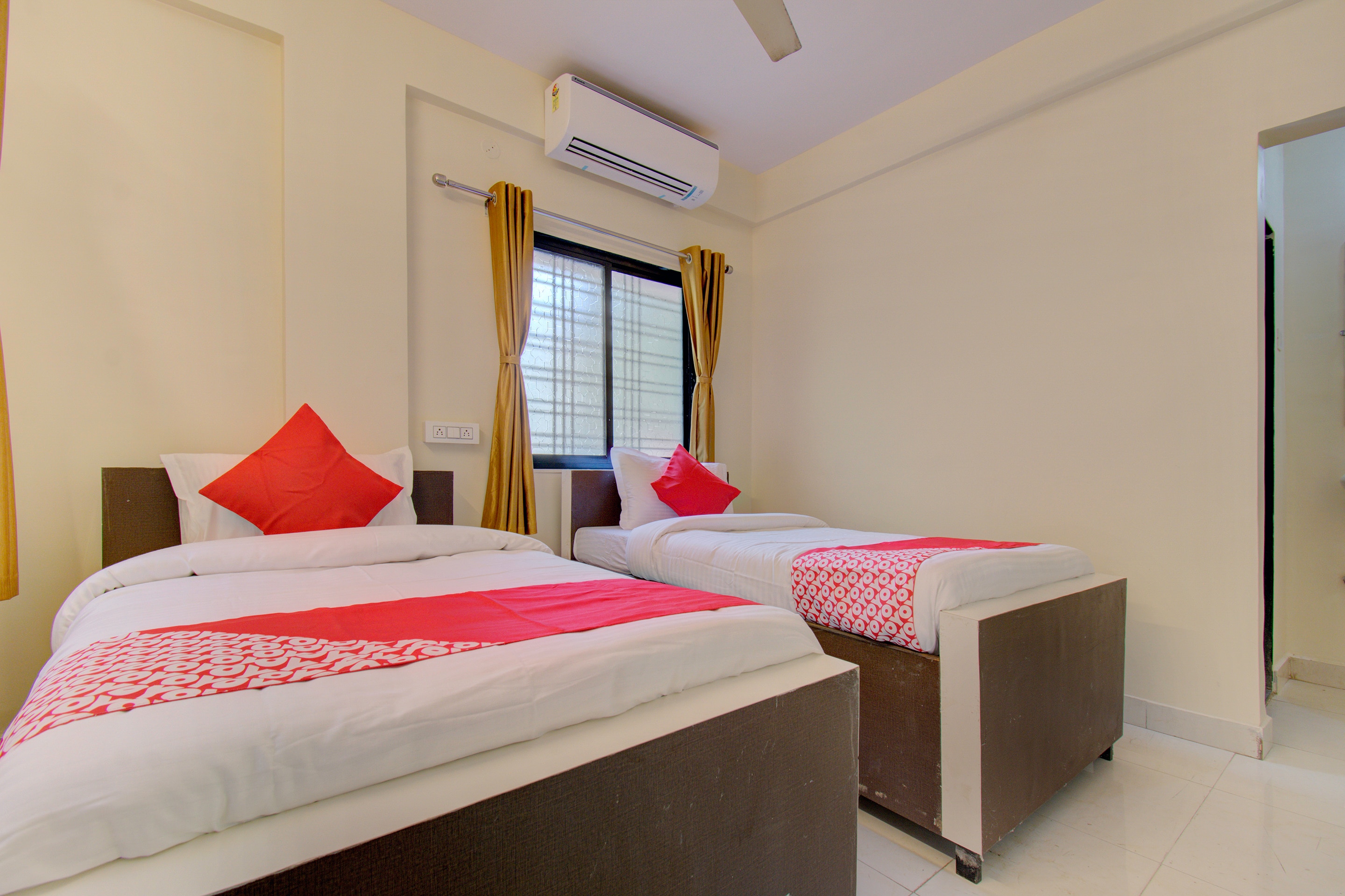 Hotel O Sainagar Shirdi Railway Junction Formerly Sai Vyankatesh Residency - Tap to explore photos