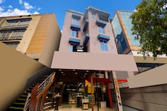 Super COLLECTION O SIXMILE GUWAHATI FORMERLY HOTEL GANGOTRI, Guwahati