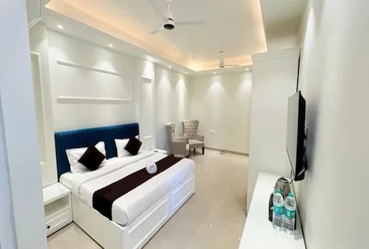 FabHotel Heritage Inn Golf Course Rd