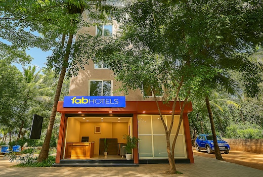 FabHotel Tree Suites - Nr. Reva University