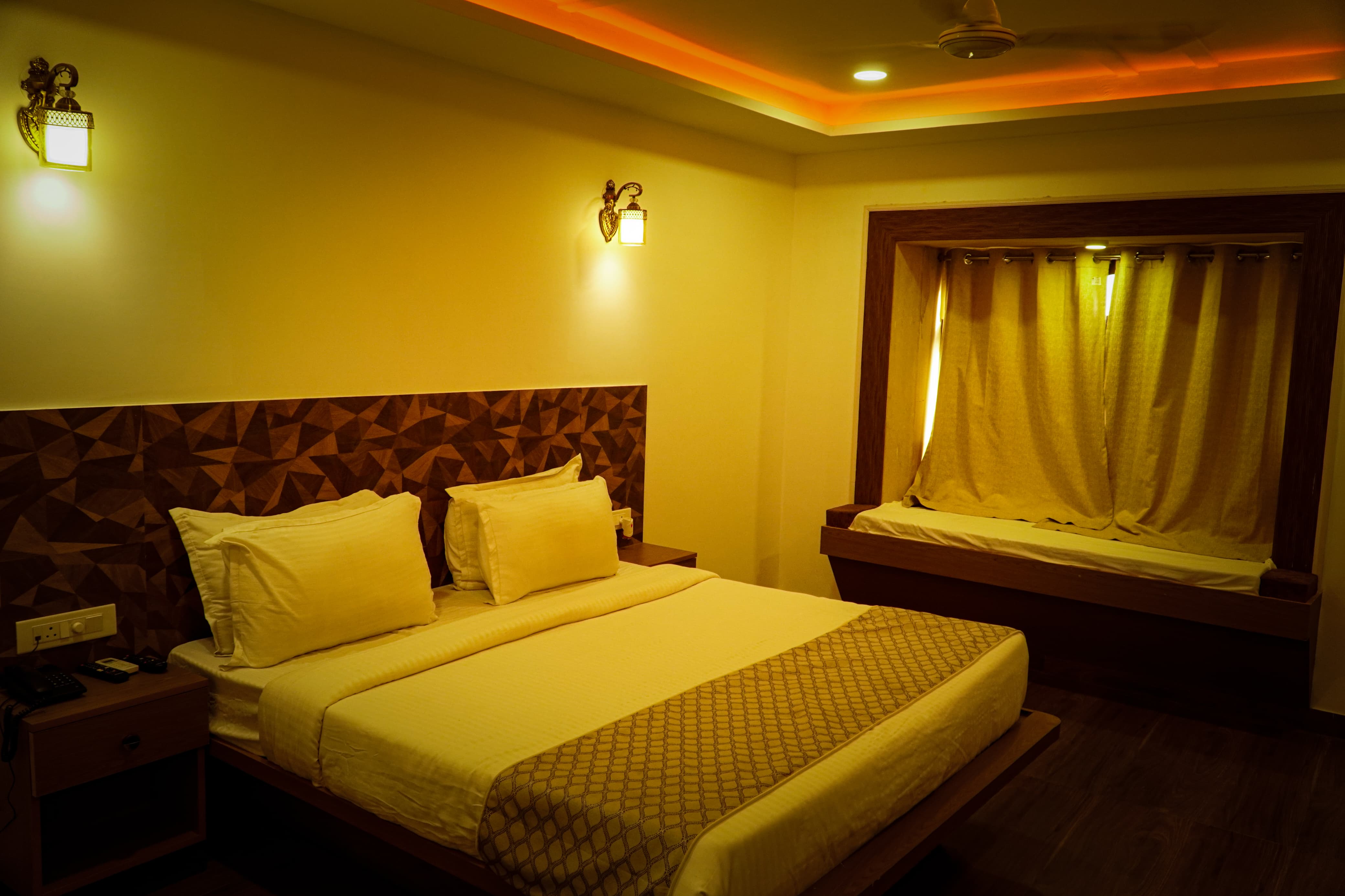 Hotel Jaisal Inn - Tap to explore photos