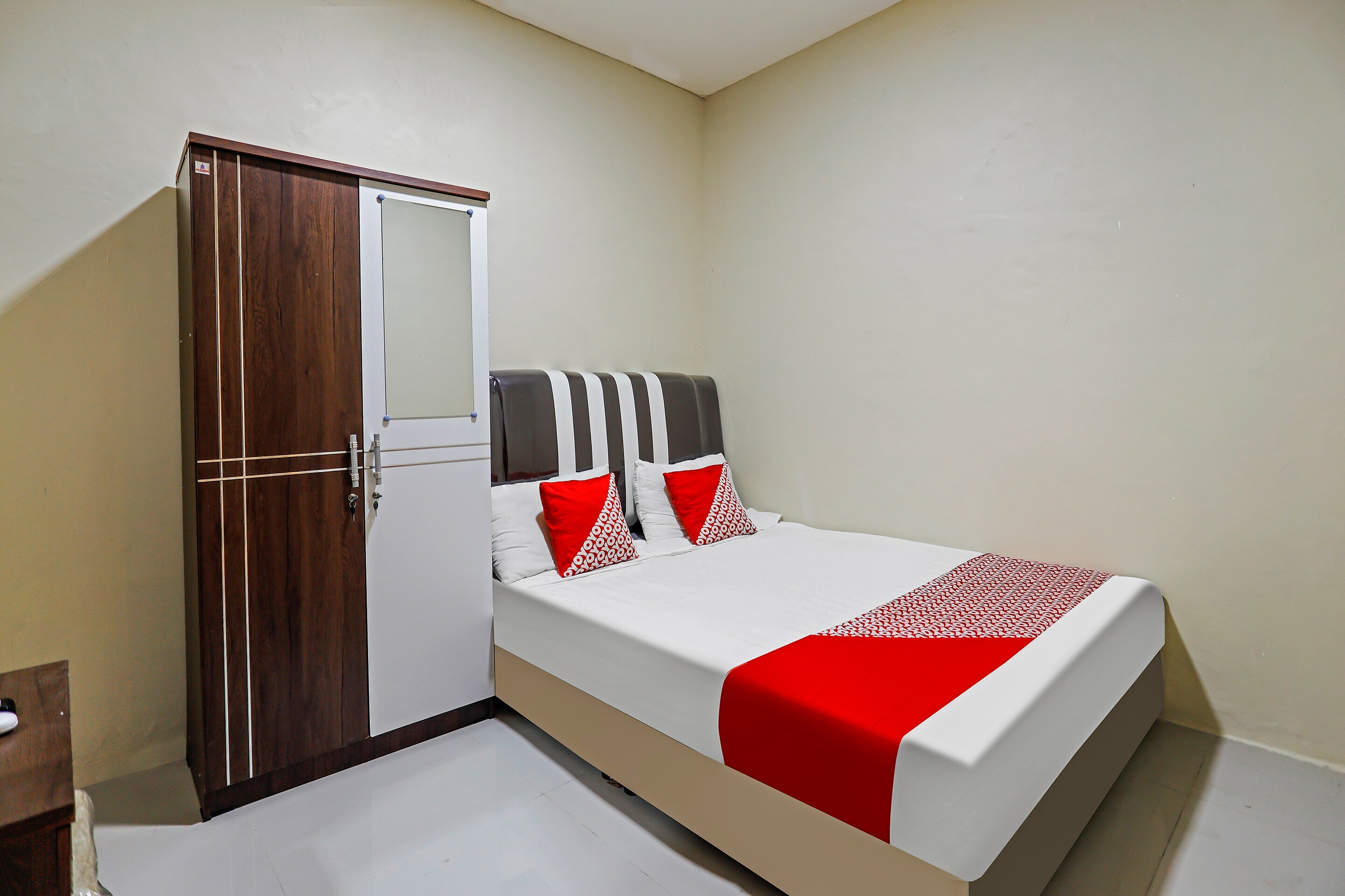 OYO 90981 X2 Homestay - Tap to explore photos