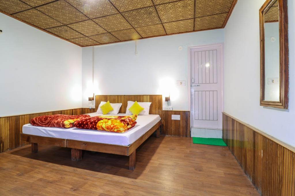 Gaurav Guest House - Tap to explore photos