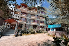 YOLO Backpackers - Manali, 
Hanle