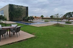 Leela Residences, Bangalore