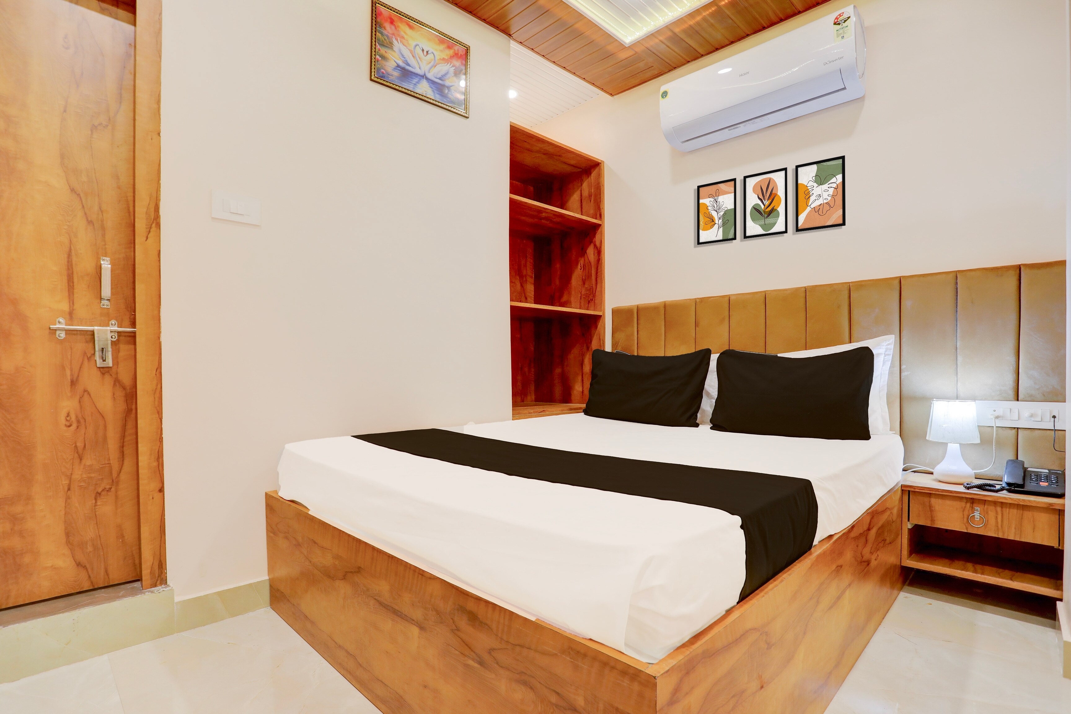 Hotel O Anushka P Guest House - Tap to explore photos