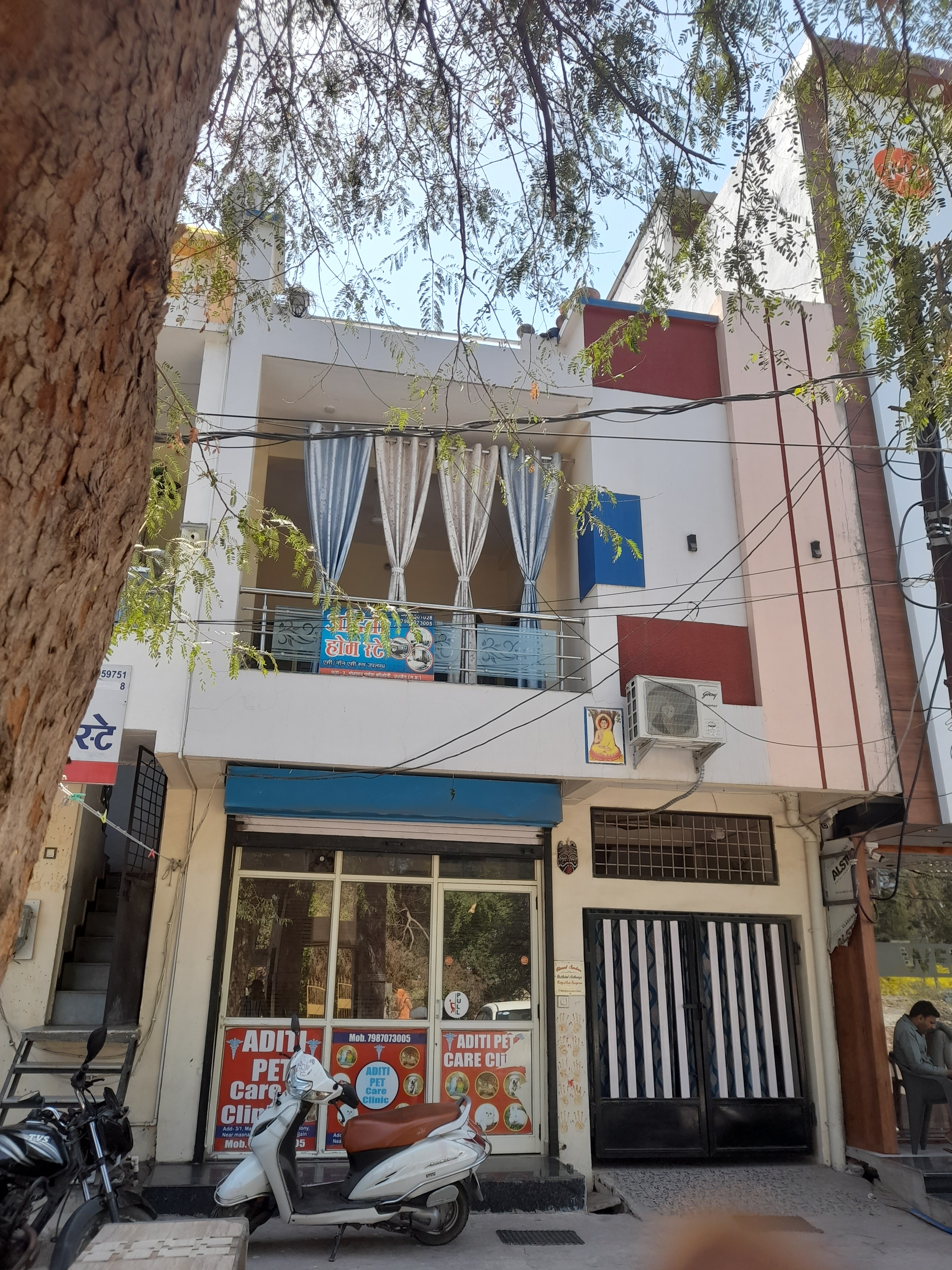 Aditi home stay - Tap to explore photos