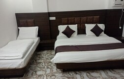 Deluxe Tripple Bedroom 2
