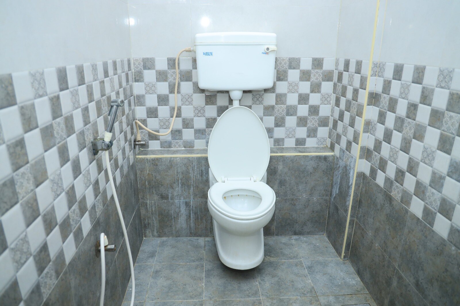 AK Vellore Stay - Tap to explore photos