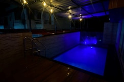 MOUNT 2BHK AC BIG PRIVATE POOL BUNGALOW, Lonavala