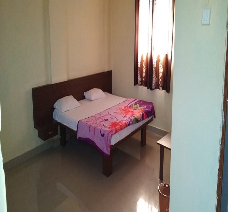 Hotel Raja Malhari - Tap to explore photos