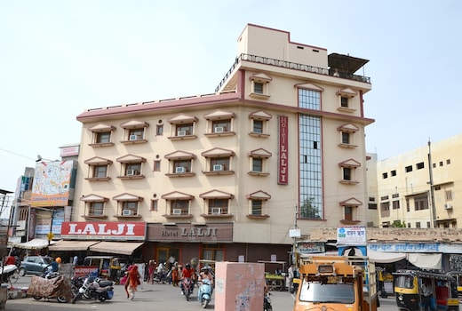 Hotel lalji